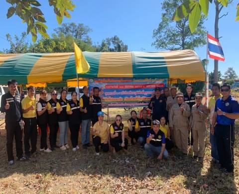 นายกองค์การบริหารส่วนตำบลลุมพุก และเจ้าหน้าที่ จิตอาสา ร่วมเปิดจุดบริการประชาชนช่วงเทศกาลปีใหม่ 2568